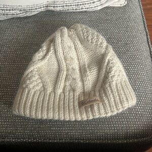 Columbia lined beanie oatmeal color very warm